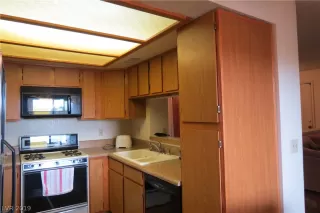 Photo #6: 2086618 Listing