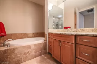 Photo #6: 2086643 Listing 