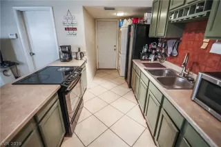 Photo #2: 2086646 Listing 