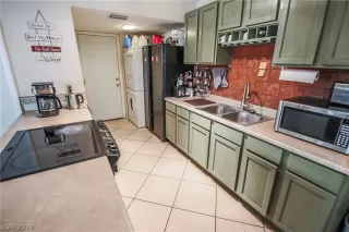 Photo #3: 2086646 Listing 