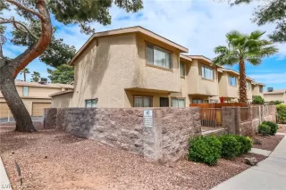 Photo #3: 2086648 Listing