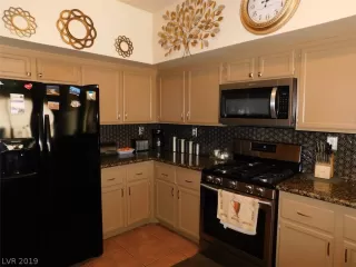 Photo #5: 2086688 Listing 