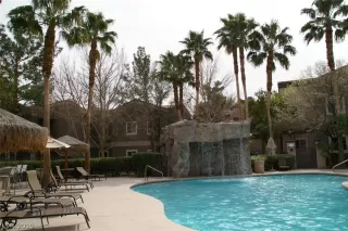 Photo #4: 2086698 Listing 