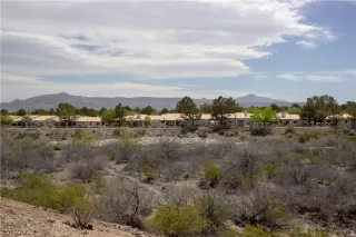 Photo #1: 2086701 Listing