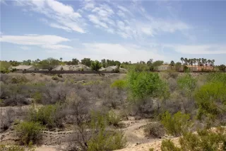 Photo #2: 2086701 Listing