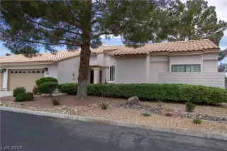 Photo #5: 2086701 Listing