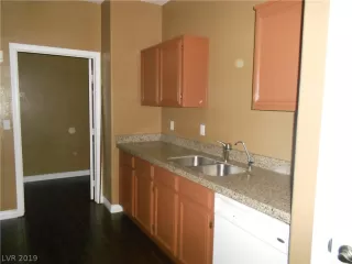 Photo #2: 2086723 Listing 