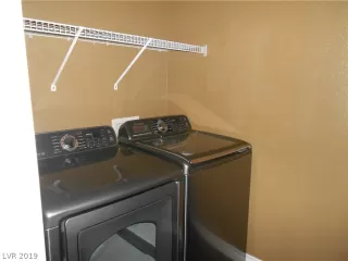 Photo #3: 2086723 Listing 