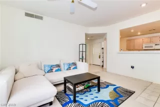 Photo #5: 2086733 Listing 