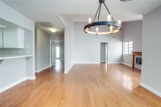 Photo #2: 2086760 Listing 