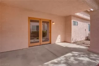 Photo #4: 2086760 Listing 