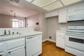 Photo #5: 2086760 Listing 