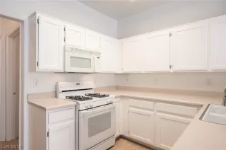 Photo #2: 2086762 Listing