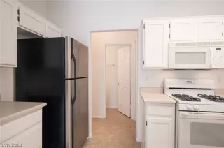 Photo #3: 2086762 Listing