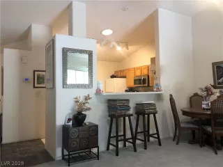 Photo #5: 2086769 Listing