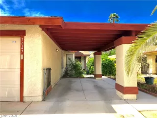 Photo #2: 2086776 Listing