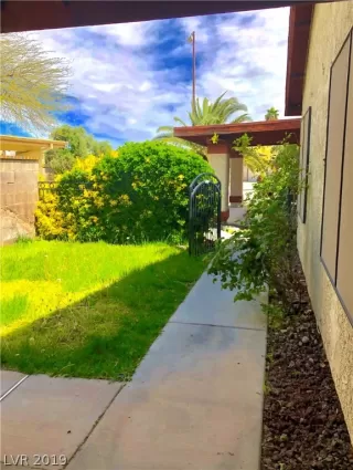 Photo #3: 2086776 Listing