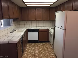 Photo #6: 2086793 Listing