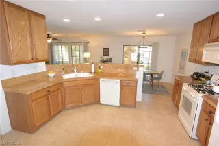 Photo #3: 2086795 Listing