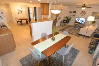 Photo #4: 2086795 Listing