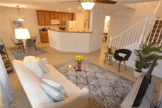 Photo #6: 2086795 Listing