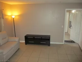 Photo #6: 2086840 Listing