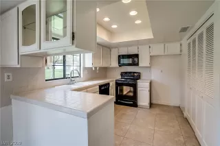 Photo #1: 2086909 Listing