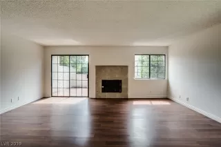 Photo #2: 2086909 Listing