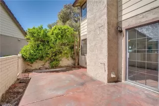 Photo #4: 2086909 Listing