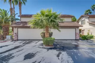Photo #5: 2086909 Listing
