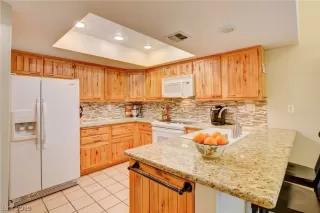 Photo #5: 2087028 Listing 