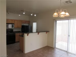 Photo #2: 2087061 Listing