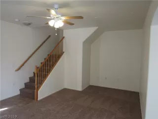 Photo #3: 2087061 Listing