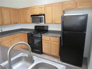Photo #4: 2087061 Listing