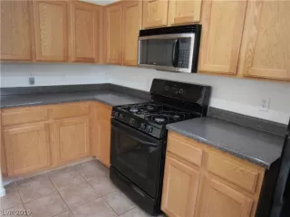 Photo #6: 2087061 Listing