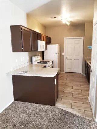 Photo #5: 2087079 Listing