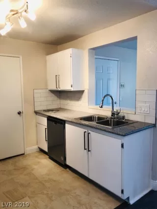 Photo #3: 2087131 Listing 