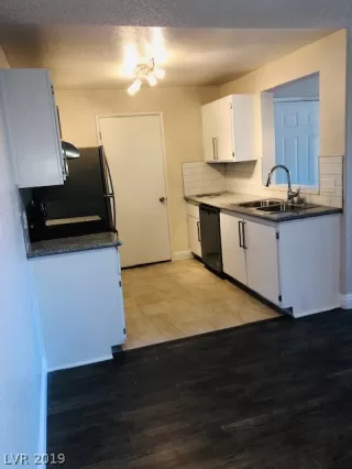 Photo #4: 2087131 Listing 