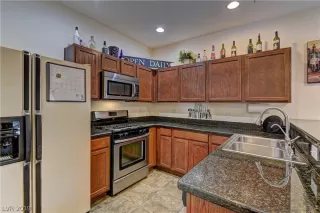 Photo #5: 2087140 Listing