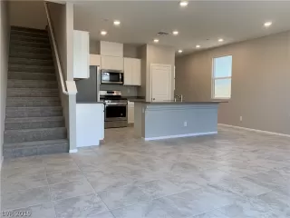 Photo #4: 2087196 Listing