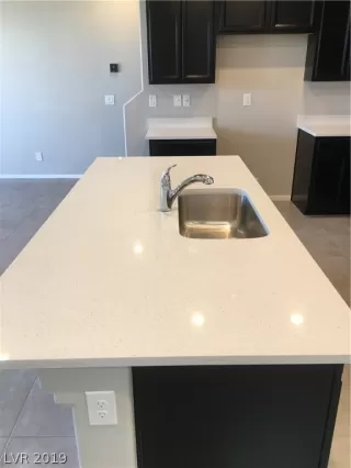 Photo #3: 2087217 Listing 