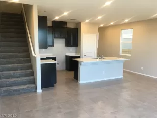 Photo #5: 2087217 Listing 