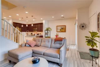 Photo #6: 2087307 Listing 