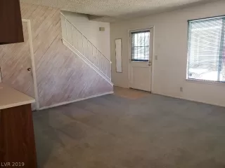 Photo #3: 2087341 Listing