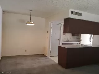 Photo #4: 2087341 Listing