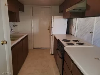 Photo #5: 2087341 Listing