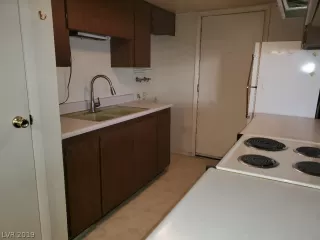 Photo #6: 2087341 Listing