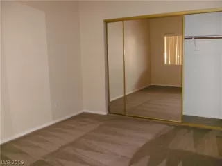 Photo #5: 2087406 Listing 