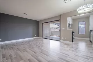 Photo #4: 2087411 Listing