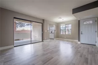 Photo #5: 2087411 Listing